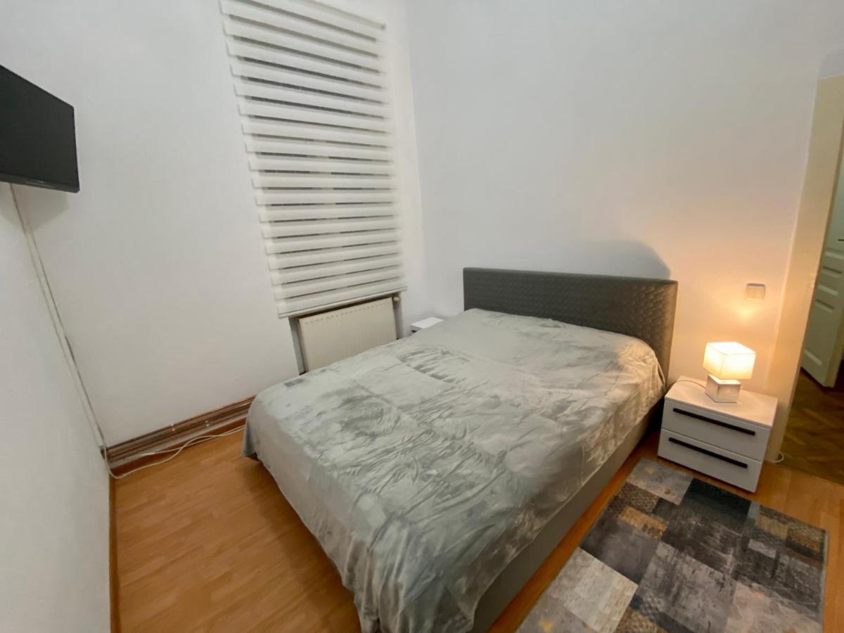 Ferienwohnung Apartament Super Central Cu Parcare Privata Arad Exterior foto