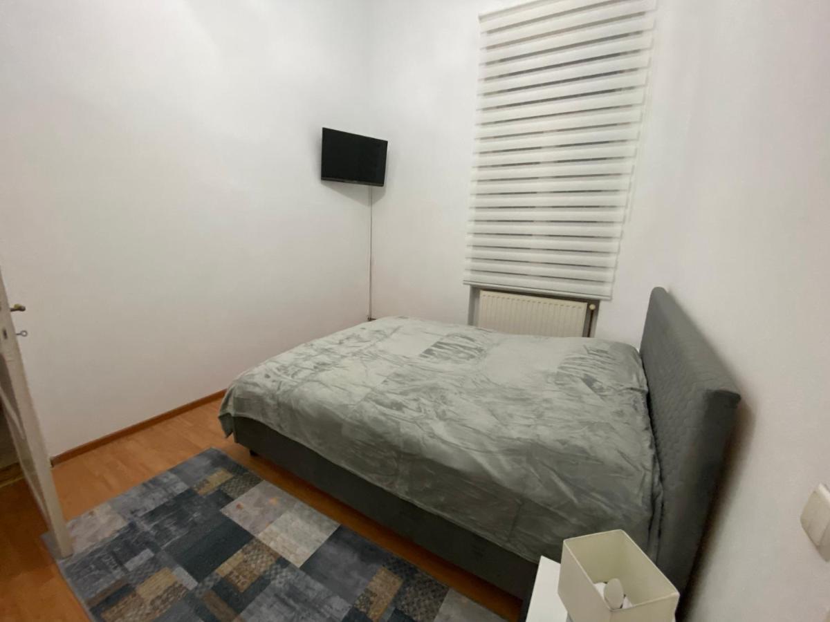 Ferienwohnung Apartament Super Central Cu Parcare Privata Arad Exterior foto